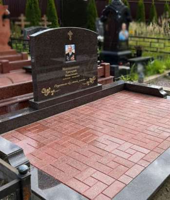 Памятник №24Д из Дымовского гранита