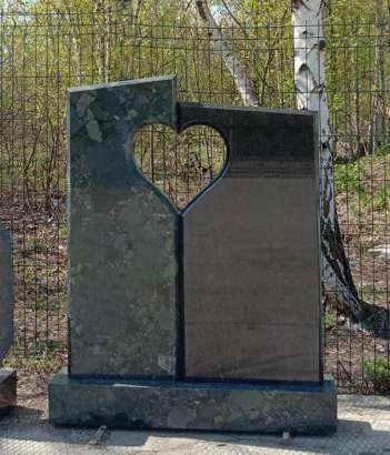 Двойной памятник №300 с сердцем , черный гранит, Конгломерат