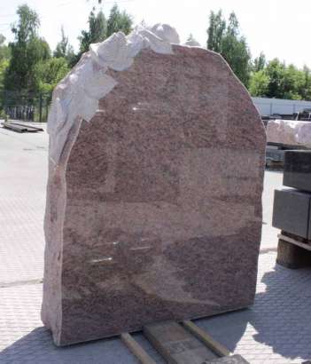Памятник жене на могилу, красный гранит